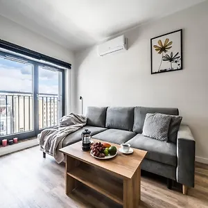 https://rent-like-home-walonska-18.hotelswroclaw.com