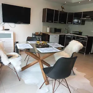 https://apartament-na-cyrhli-z-tarasem.zakopanehotels.org